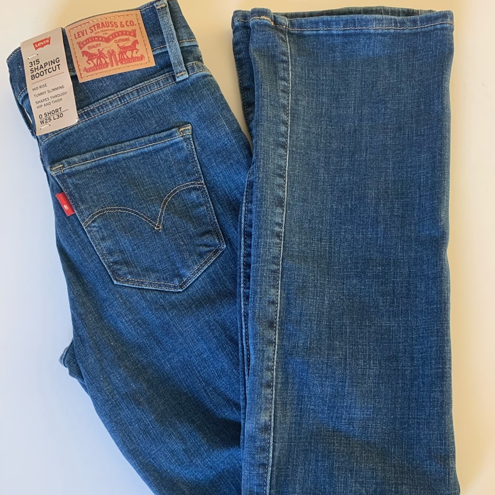 Levi’s 315 Shaping Bootcut Jean NWT